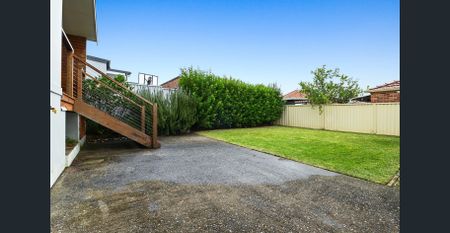 Immaculate Single Level Family Home - Photo 5