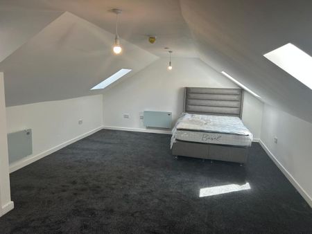 1 bedroom in a house share to rent - Photo 3