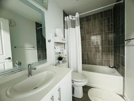 For Lease - 47 Red Maple Lane, Barrie, Ontario - Photo 3