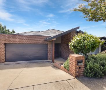 Generous Family Living in Prime Strathfieldsaye Location - Photo 2