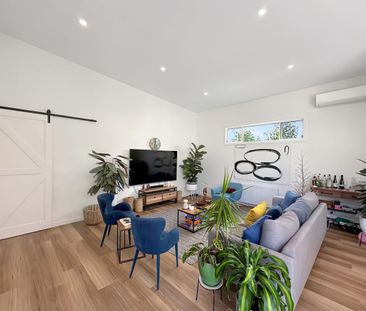 Naturally Sophisticated - Photo 1