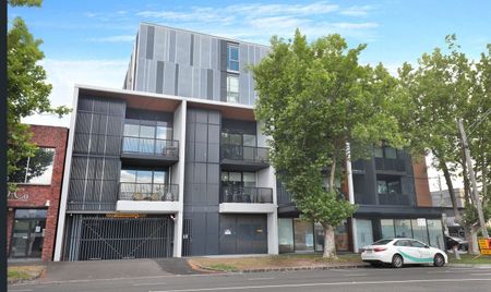 CONTEMPORARY COMFORT IN OAKLEIGH - Photo 3