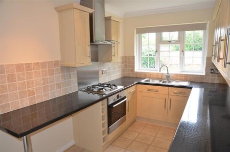 2 bedroom maisonette to rent - Photo 4