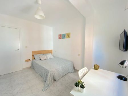 Barriada la Palmilla, Sevilla, Andalusia 41009 - Photo 5