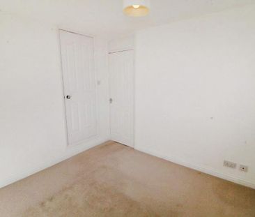 3 bedroom end of terrace house to rent - Photo 1