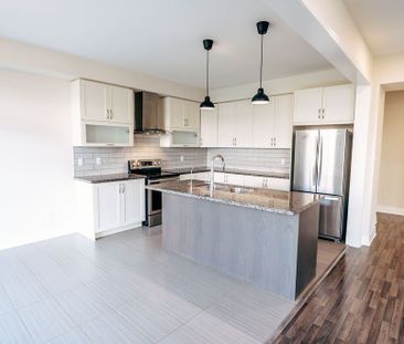 For Lease - 486 Greenwood Drive, Essa, Ontario - Photo 2
