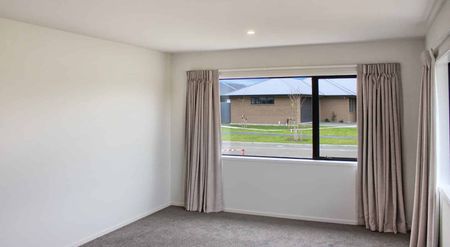 Four Bedroom Home - Photo 3