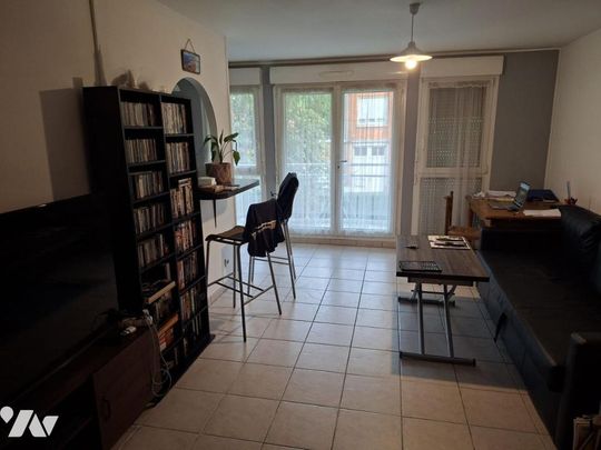 T2 dans résidence privée et sécurisée avec ascenseur situé au 1er étage à 550 euros - Photo 1