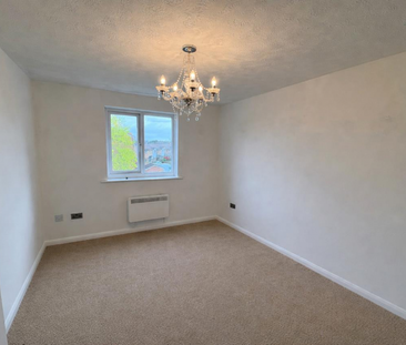 Howard Close - Photo 1