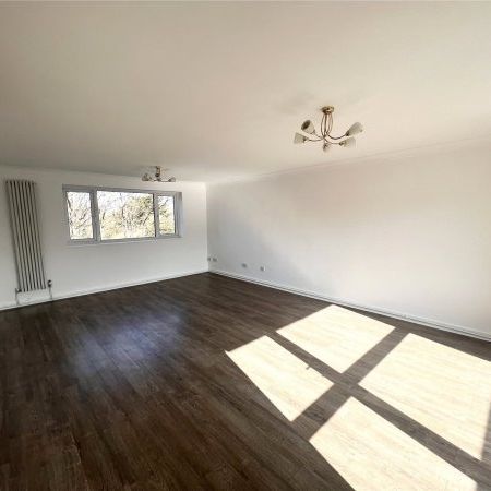 Bronshill, The Serpentine South, Live... - Photo 1