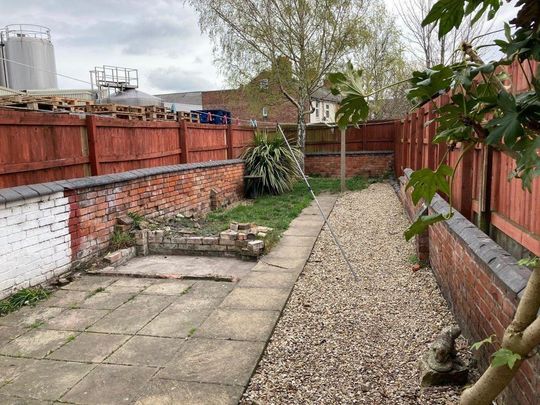 2 bedroom terraced house to rent - Photo 1