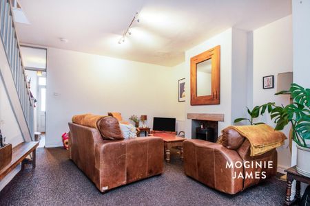 2 bedroom terraced house to rent - Photo 4