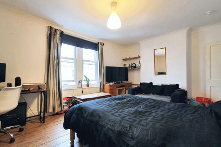 5 bedroom terraced house to rent - Photo 3