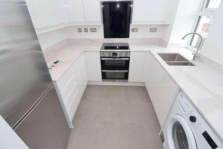 Transom Close, London, SE16 - Photo 4