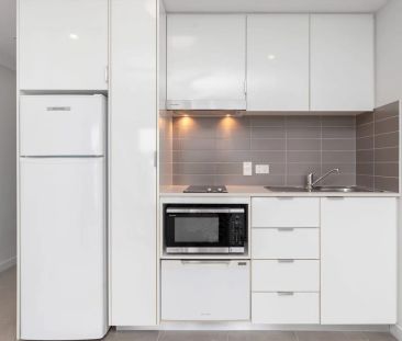 Modern Inner-City Apartment with River Views - Photo 5