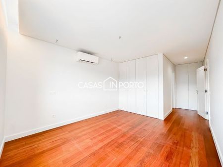 4 bedroom luxury Apartment for rent in Matosinhos, Portugal - Photo 2