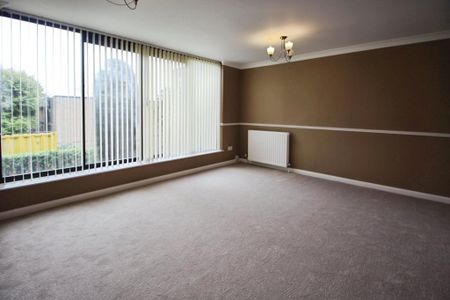 3 bedroom maisonette to rent - Photo 2