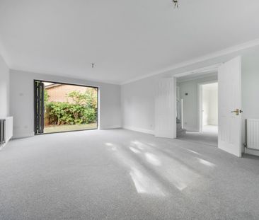 Postern Green - Photo 1