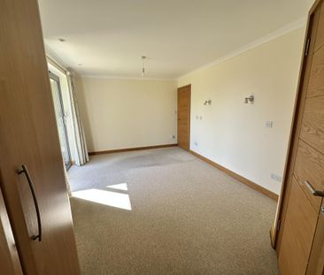 3 bedroom detached bungalow to rent - Photo 5