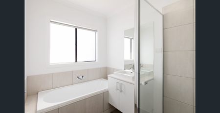 SPACIOUS FAMILY HOME IN WINTER VALLEY RISE! - Photo 2