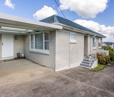Family-Friendly Living with Double Carport - Mount Roskill - Photo 3