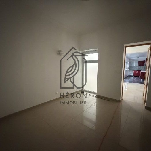 Appartement type 2 avec cour - 150m métro - Photo 1