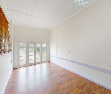 Perfect Family Home with Large Yard, Side Access for Caravan and Solar - Photo 6