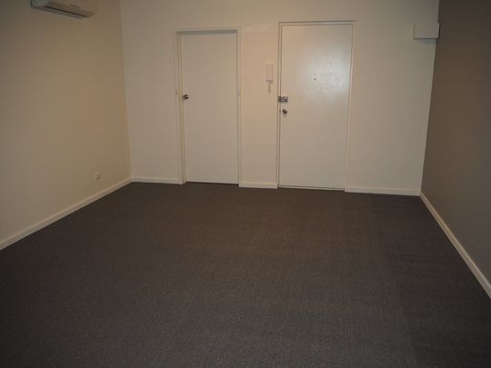 Well Appointed Apartment in Prime Essendon Location - Photo 1