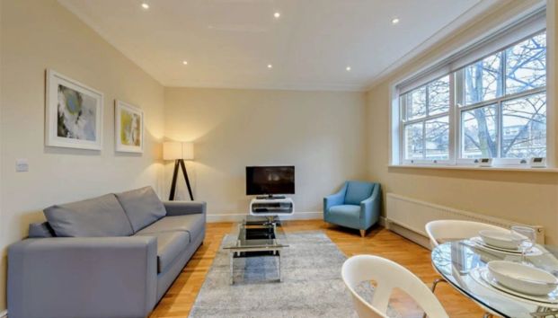 TWO BEDROOM FLAT HAMMERSMITH - Photo 1