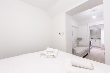 1 Bed Flat, Sheffield Terrace, W8 - Photo 2