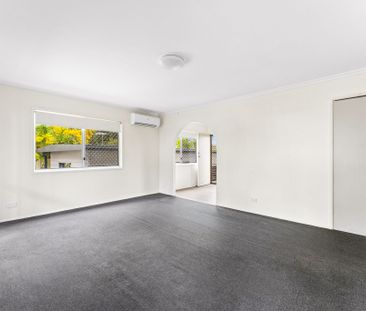 FAMILY HOME WITH LARGE YARD AND AIR CONDITIONING! - Photo 1