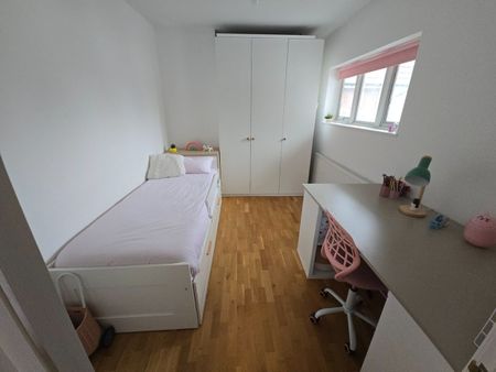 2 Bed Flat, Ashbourne Avenue, NW11 - Photo 2