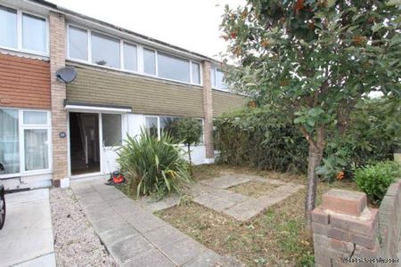 3 bedroom property to rent in Leigh On Sea - Photo 2