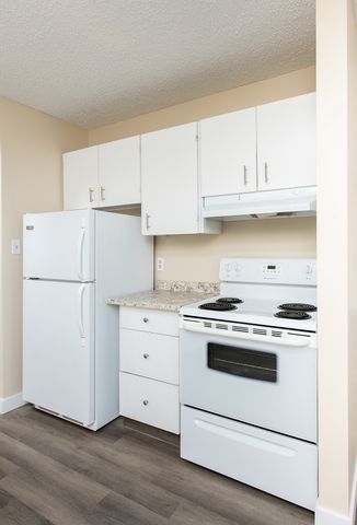 Grace Manor - Photo 2