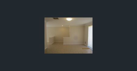 Low Maintenance & Secure - Photo 2