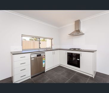 6/79 Persimmon Cres, Karnup, WA 6176 - Photo 3