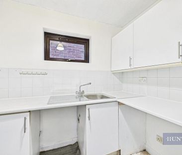 Studio to rent - Photo 6