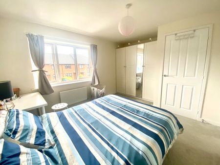 2 Bed End Terrace, Elm Tree Road, M6 - Photo 2