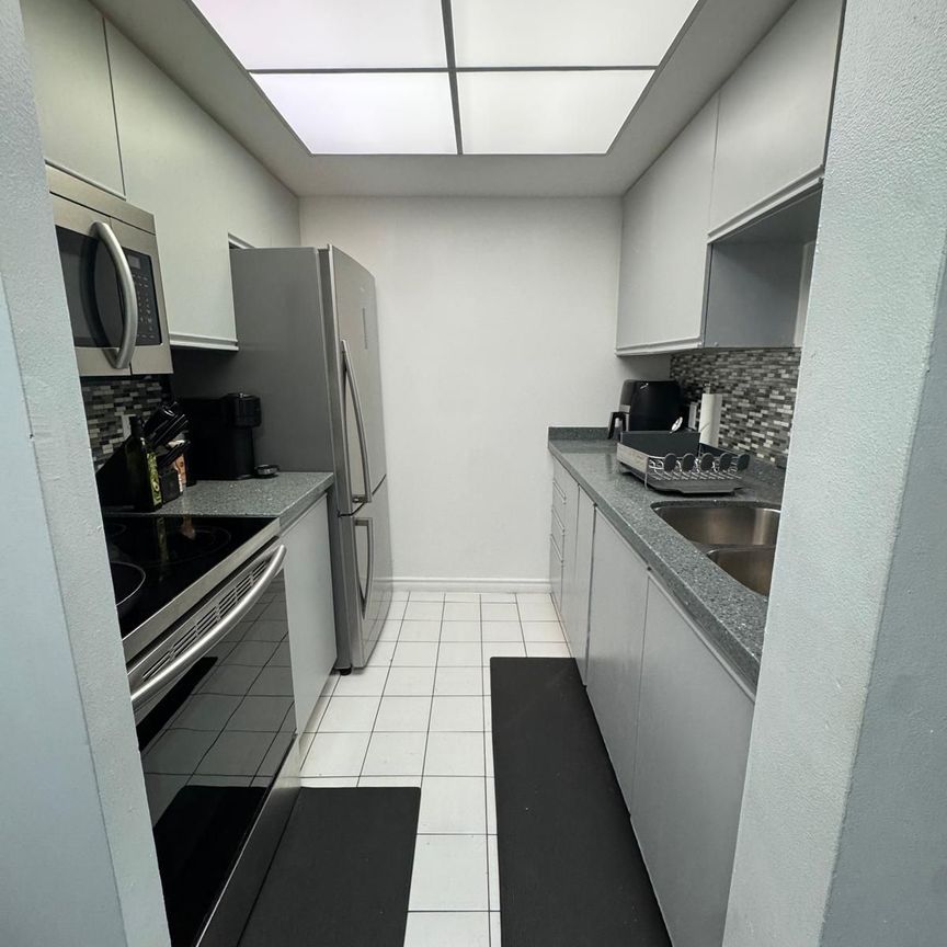 For Lease - 8351 Mclaughlin Road Unit# 332, Brampton, Ontario - Photo 1