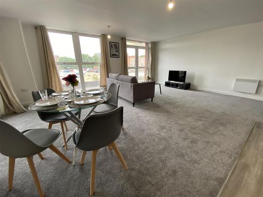 3 bedroom apartment to rent - Photo 1