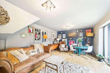 Gainsborough, Bracknell, Berkshire, RG12 - Photo 3