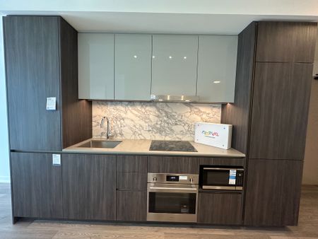 For Lease - 8 Interchange Way Unit# 501, Vaughan, Ontario - Photo 4