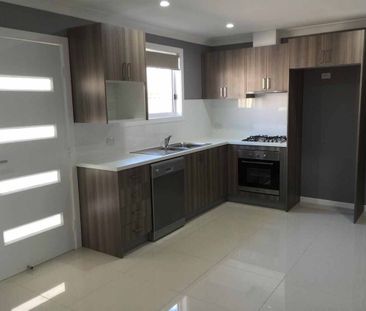 Spacious 2 Bedroom Granny Flat - Photo 1