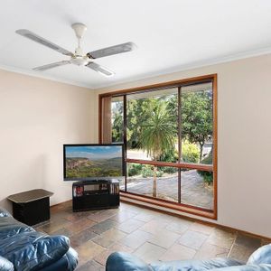 Charming 3-Bedroom Home - Photo 2