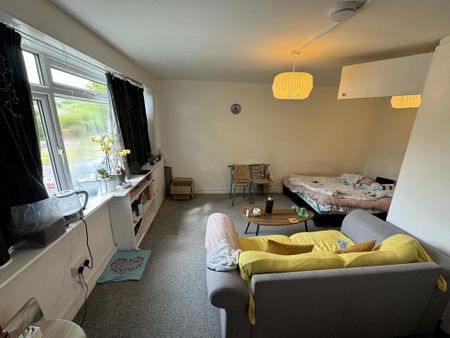 Studio to rent - Photo 3