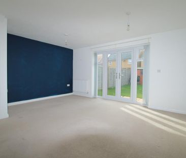 3 bedroom terraced house to rent - Photo 2
