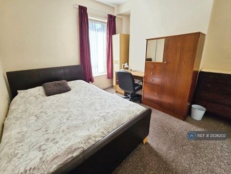 4 bedroom terraced house to rent - Photo 4