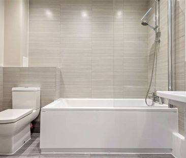 A stylish apartment presented to high specification throughout - Photo 5