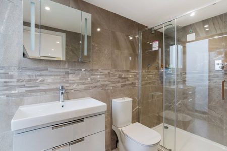 5 bedroom detached house to rent - Photo 4