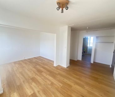 Location Appartement 3 pièces 63m² DECINES CHARPIEU 69150 - Photo 1